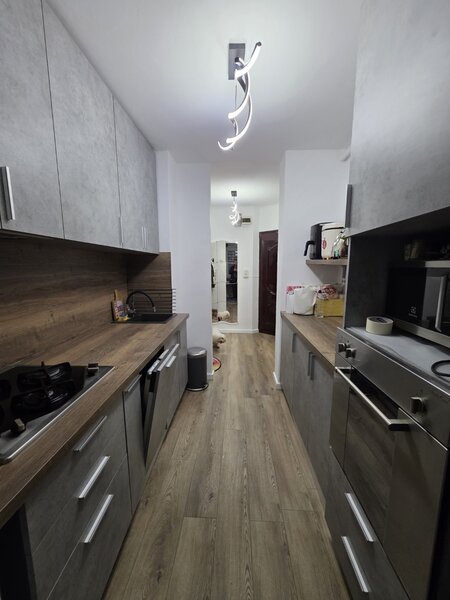 Trapezului, metrou 1 Decembrie 1918, renovat complet, geam baie, centrala